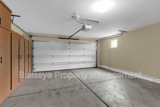 Building Photo - 2581 S Penrose Dr