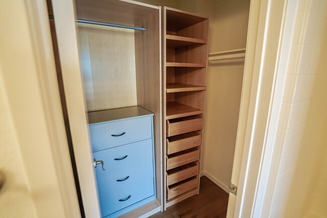 Building Photo - 2-Bedroom Townhome in Valencia's Cheyenne ...