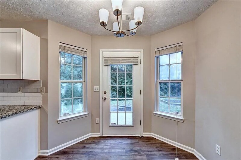 Building Photo - 1227 Yellow River Dr