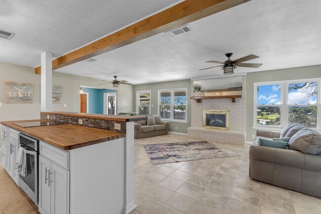 Building Photo - 403 Sunset Dr