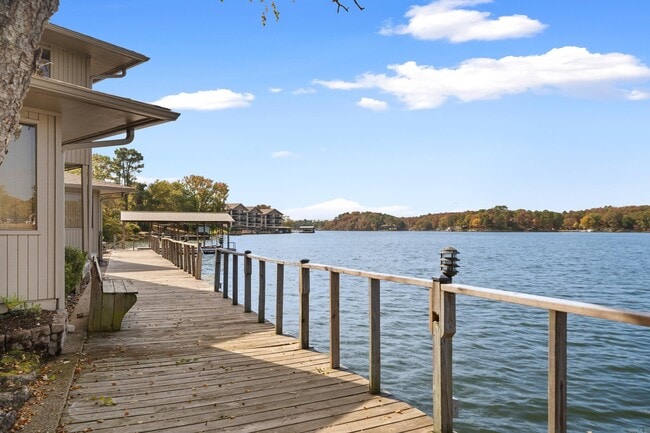 Building Photo - 100 Bayou Point