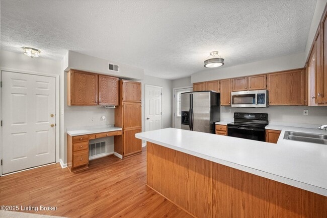 Building Photo - 12428 Brothers Ave
