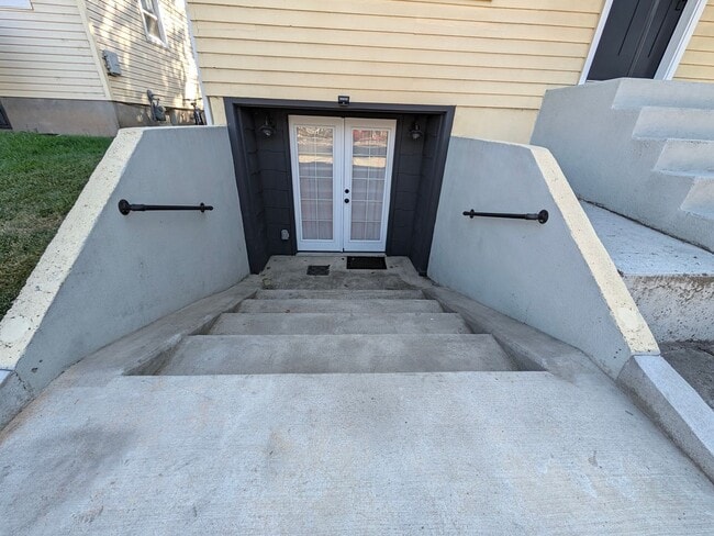 Building Photo - 414 3rd Ave
