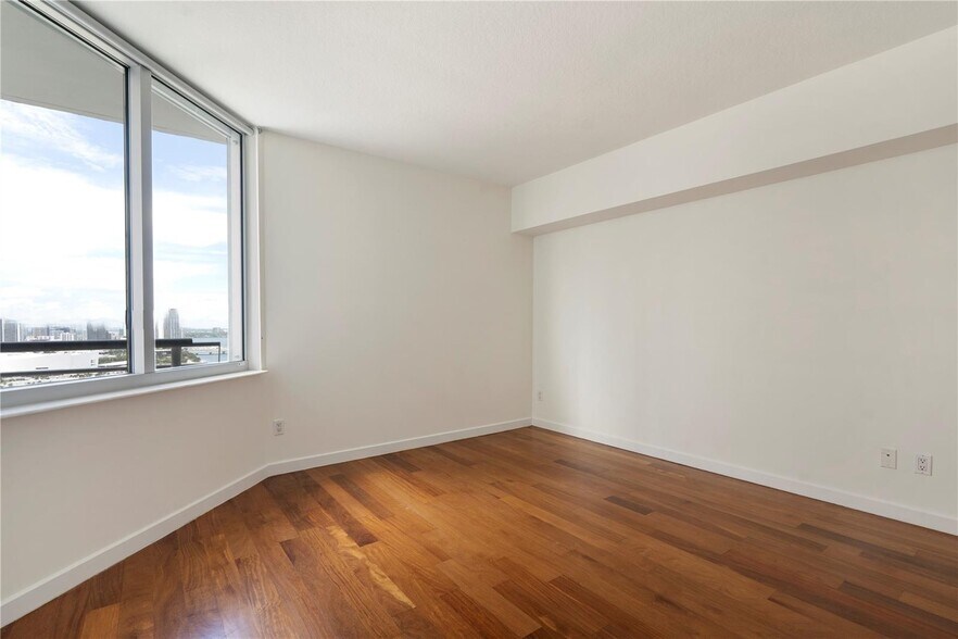 Building Photo - 325 S Biscayne Blvd