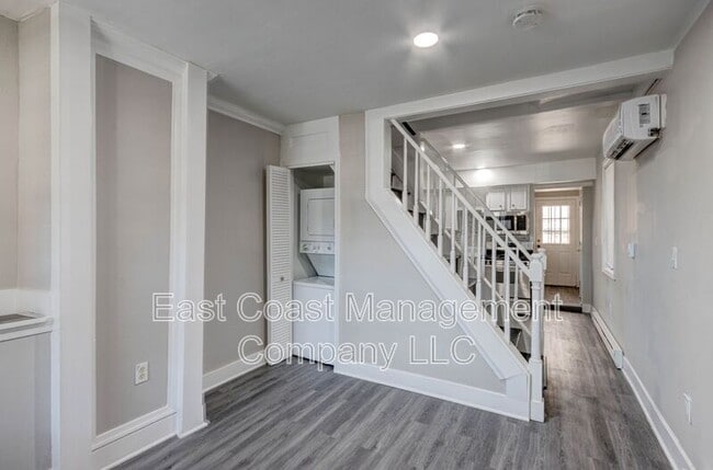 Building Photo - 122 S Carey St