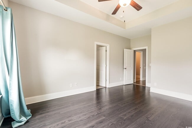 Building Photo - 1621 Palmetto Palm Dr