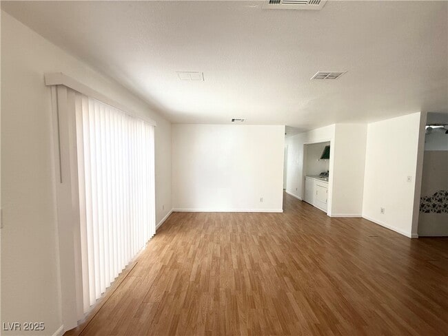 Building Photo - 2113 Velvet Hill Ave