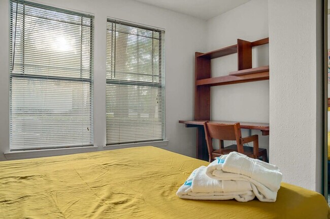 Building Photo - 2505 Black Horse Loop