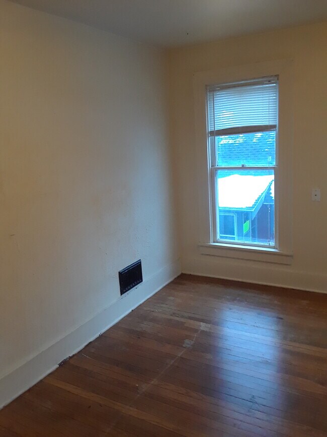 Bedroom 1 - 231 Bond St