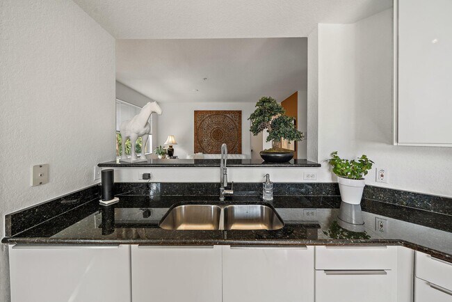 Building Photo - 11011 Legacy Dr