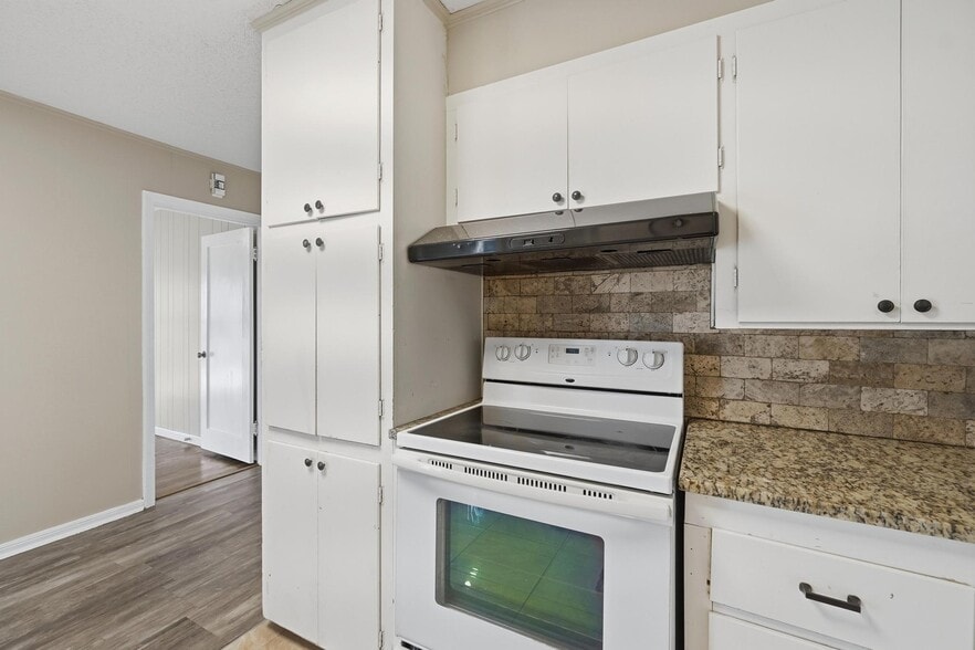 Building Photo - 2857 S 5th St