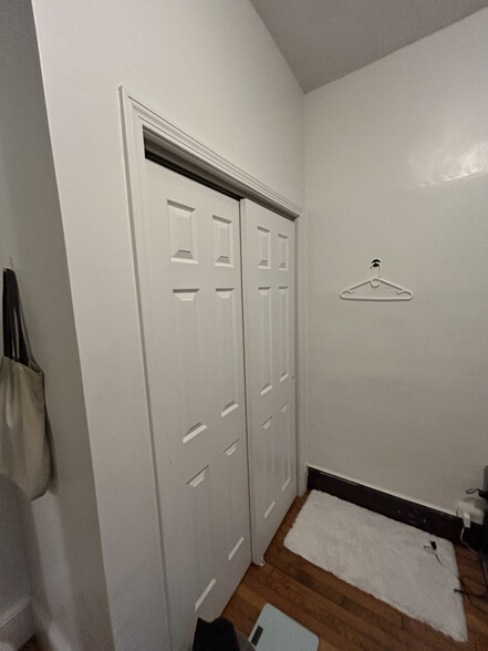 Building Photo - 128 Hemenway St