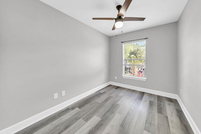 Building Photo - 59 Talon Ct