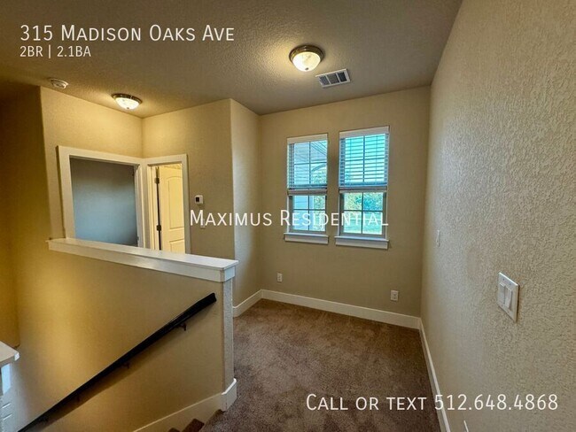 Building Photo - 315 Madison Oaks Ave