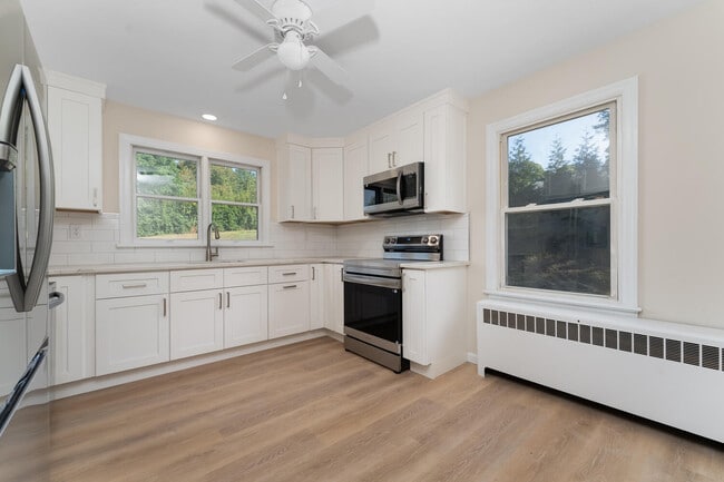 Building Photo - 4 Lingert Ave