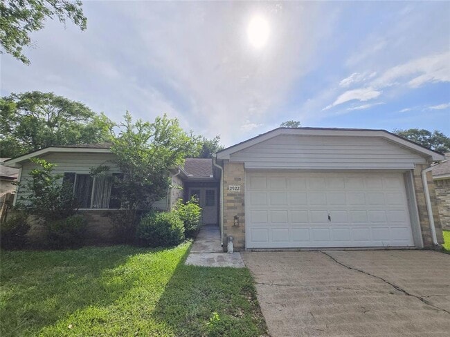 Primary Photo - 2922 Whetrock Ln