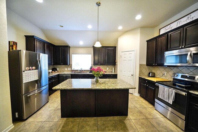Building Photo - Stunning 3-Bedroom Home with Office in Charleston Parke, Cibolo - Realtor Commission offered: $500