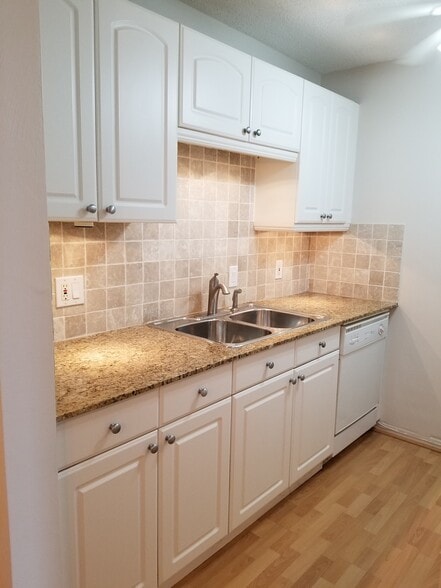 Kitchen - 8450 112th St N