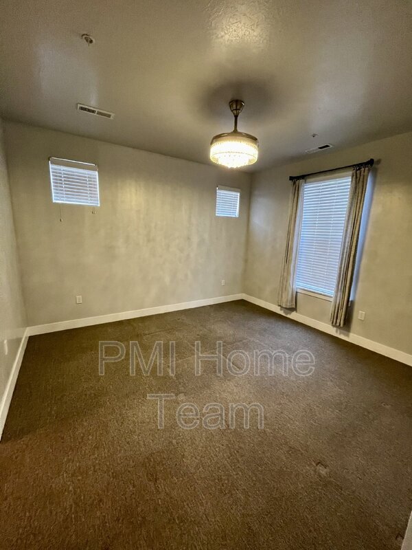 Building Photo - 14474 S Renner Ln