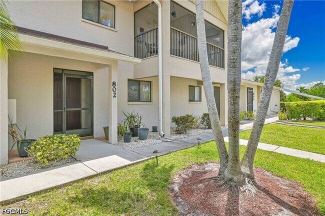 Building Photo - 15080 Riverbend Blvd