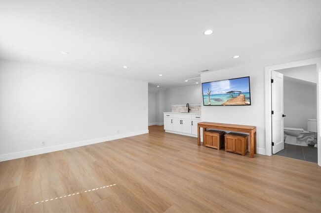 Building Photo - Modern Indoor / Outdoor Living with Resort-Style Yard & Bonus Suite