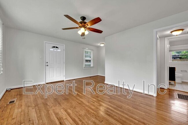 Building Photo - 7119 1st Ave S