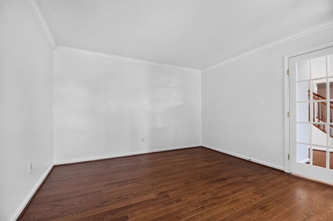 Building Photo - Meticulously maintained & spacious 4 Bd/2 full & 2 half bath home  Home in Dawson's Landing - Pet...