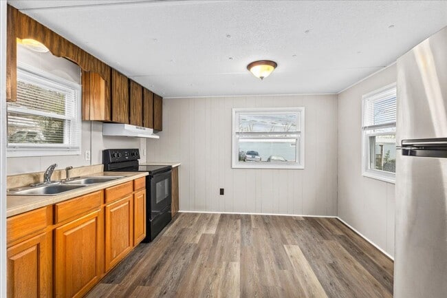 Building Photo - Newly Renovated 2 Bedroom Rental in Kingsport