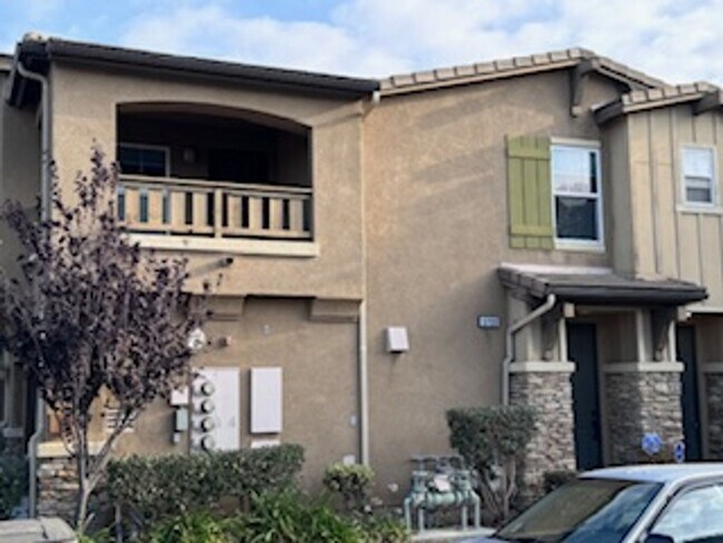 Building Photo - Beautiful 2 Bedroom, 2 Bathroom Oxnard Con...