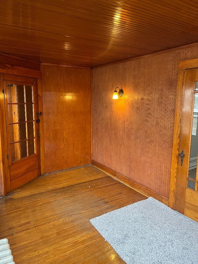 Building Photo - 424 Pine St