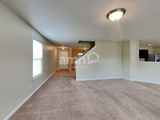 Building Photo - 7161 Lakeland Trails Blvd