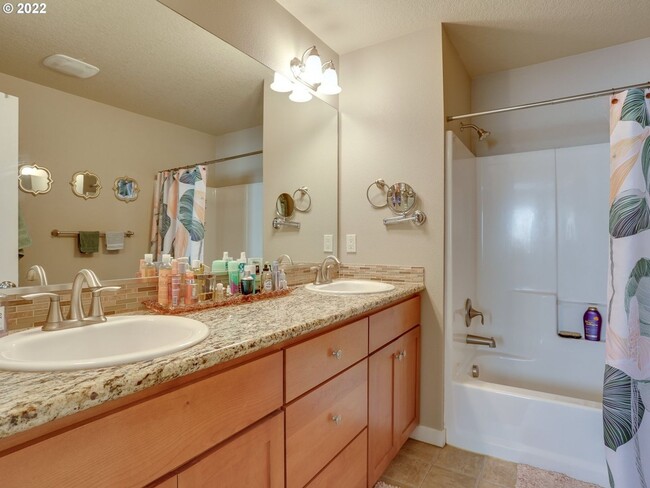 Building Photo - 11464 SW 96th Ave