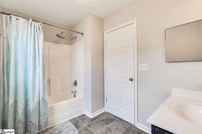 Building Photo - 331 Woodlark St