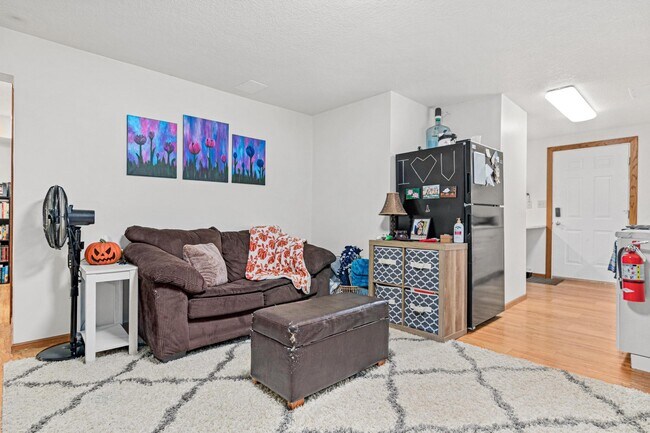 Building Photo - 2537 Aldrich Ave S