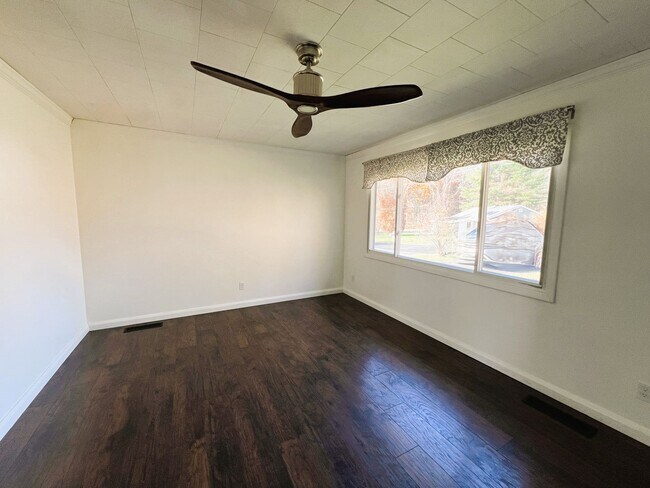 Building Photo - Single Family Home Available -  Lenox, MA