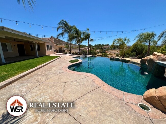 Building Photo - Beautifully upgraded LARGE home with a pool and basketball court in Mockingbird Canyon!