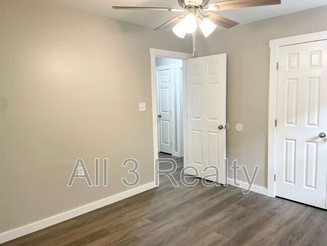 Building Photo - 117 Hill Pine Trail