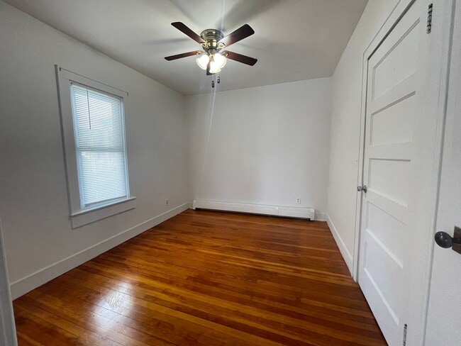 Building Photo - Bright & Updated 2-Bed Home in Dalton- $2450