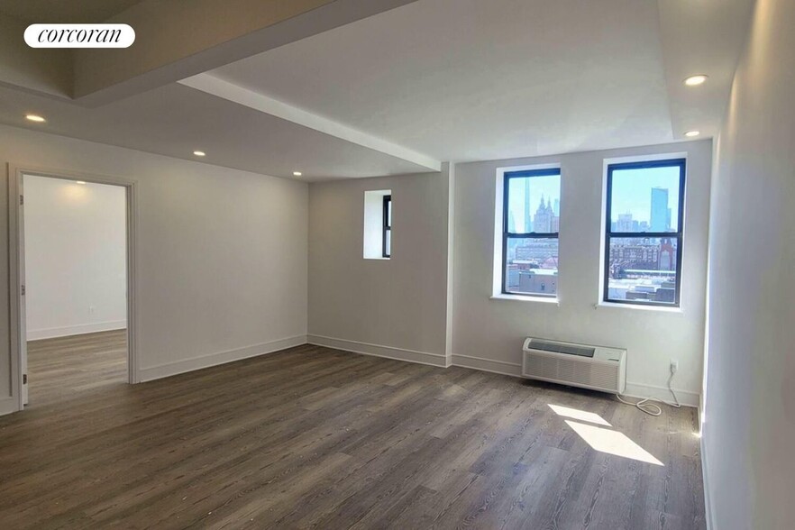 Building Photo - 45 W 81st St