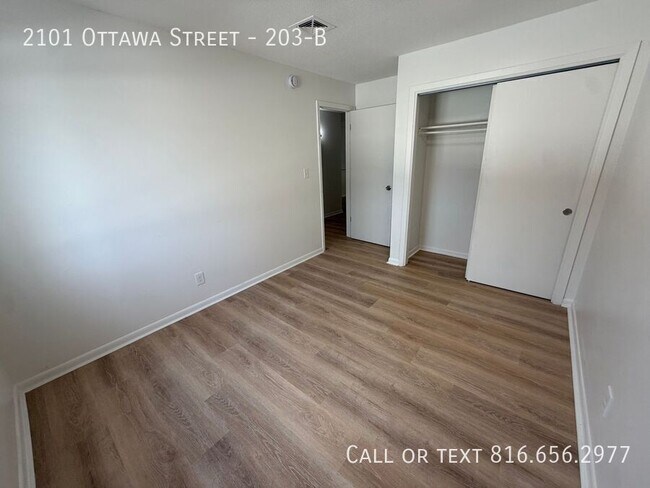 Building Photo - 2101 Ottawa St