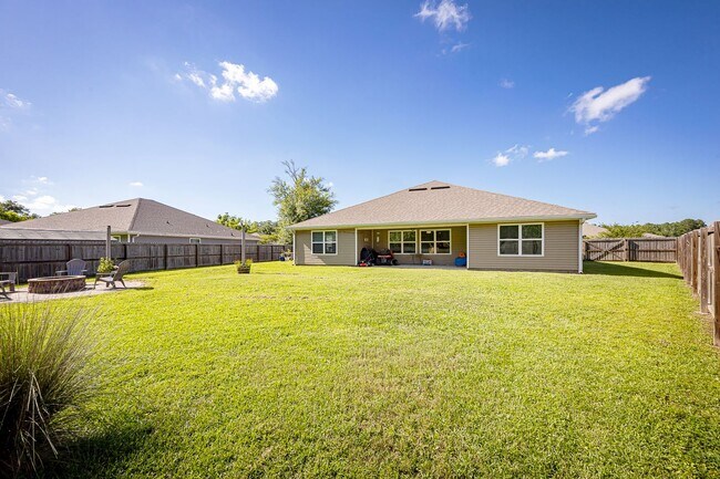 Building Photo - 9125 Bellewood Dr