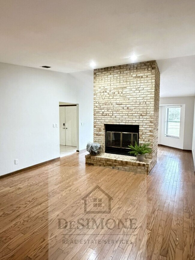 Building Photo - 4530 SW 46th St