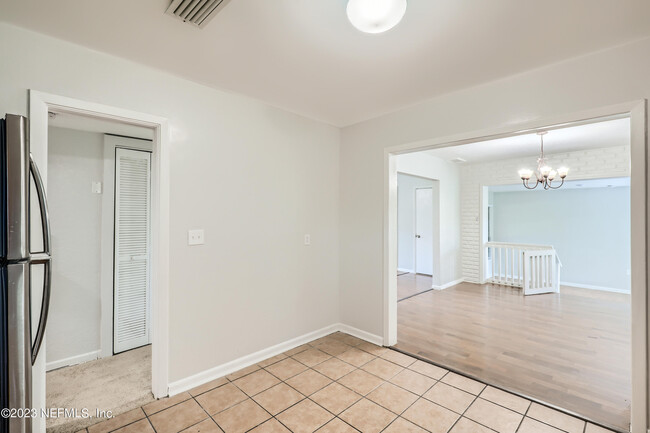 Building Photo - 6371 Sauterne Dr