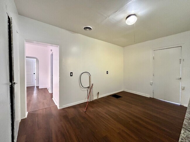 Building Photo - Three Bedroom Home in Southeast Grand Rapids