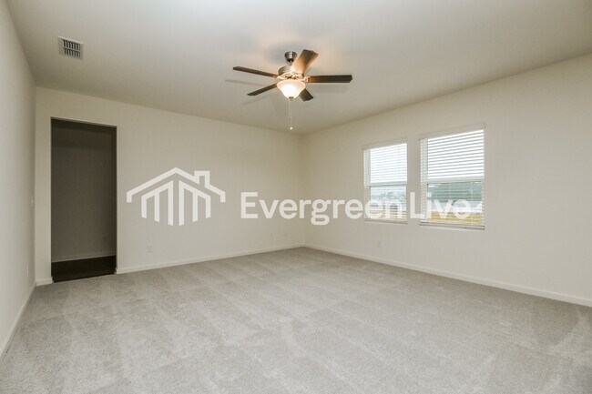 Building Photo - 236 Long Dr