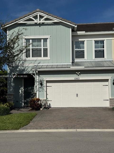 Building Photo - 1063 Eucalyptus Dr