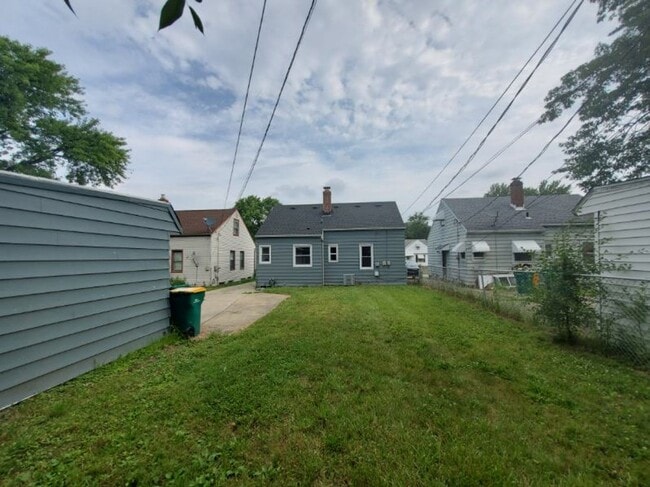Building Photo - 16108 Edgewood Ave