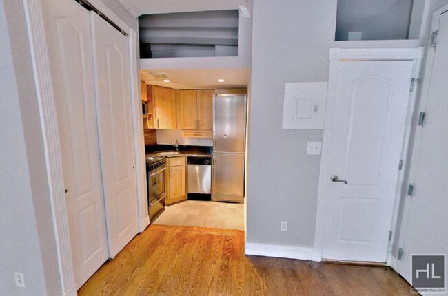 Building Photo - E 50TH ST.