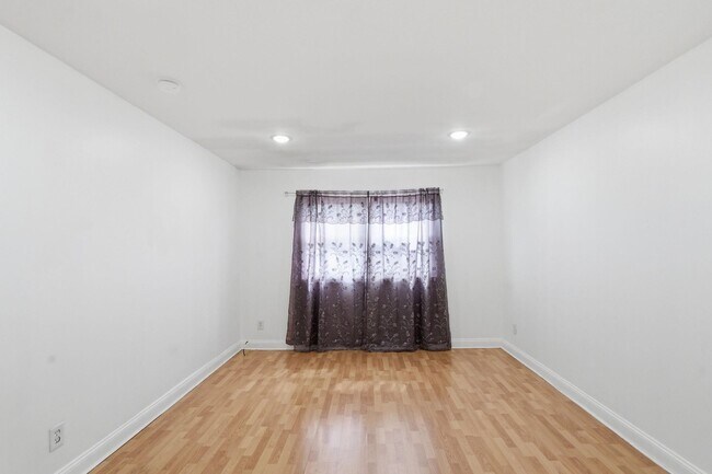 Building Photo - 8 Van Nostrand Ave