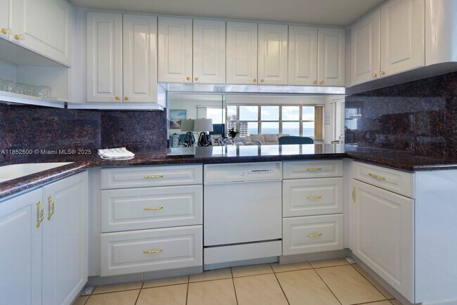 Building Photo - 4010 Galt Ocean Dr